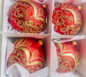 BOMBKI CZERWONE ZE ZŁOTYM ZDOBIENIEM 12 CM