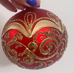 BOMBKI CZERWONE ZE ZŁOTYM ZDOBIENIEM 12 CM