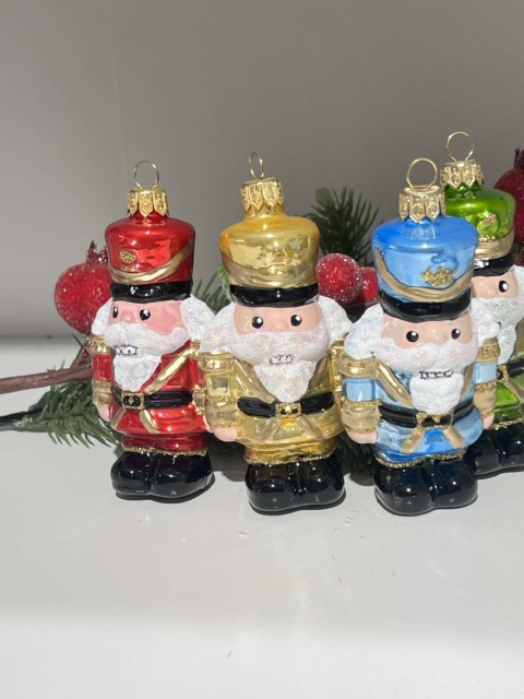 BOMBKA DZIEADEK DO ORZECHÓW WYSOKOŚĆ 10CM