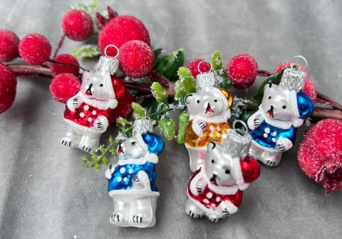 MIŚ W CZAPCE MIKOŁAJA BOMBKA WYS.4 CM