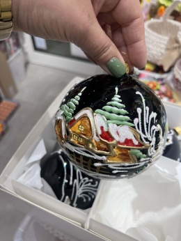 BOMBKI CZARNE BŁYSZCZĄCE Z DOMKAMI WIELKOŚĆ 12 CM