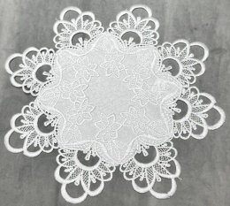 SERWETKA BIAŁA OBSZYTA GIPIURĄ DO KOSZYCZKA WIELKANOCNEGO