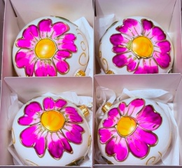 BOMBKI Z KWIATAMI GERBERA WIELKOŚĆ 12 CM