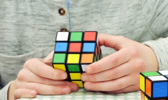 Jak ułożyć kostkę Rubika 3x3?